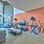 Victoria Junction Apartment